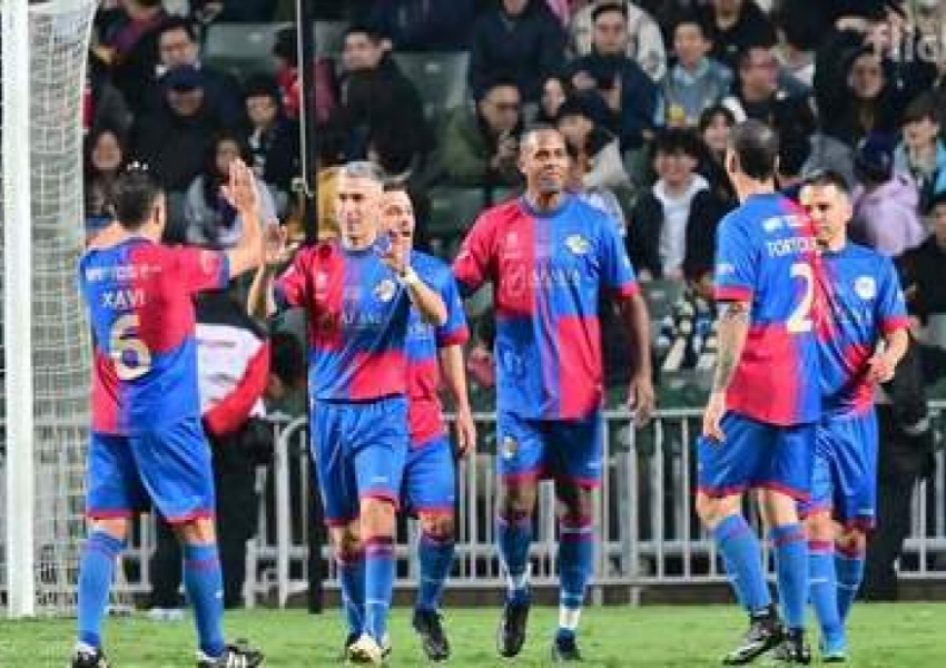 Only 7,982 Fans Attend! Barça vs. Real Madrid Legends Match Ends in Disappointment as Figo Walks Off Early-0