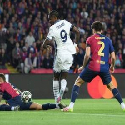 50,000 Witness a 6-Goal Thriller: Barcelona Fights Back from 0-2 to Draw 3-3 with Inter Milan – A Decisive Battle Awaits in 6 Days